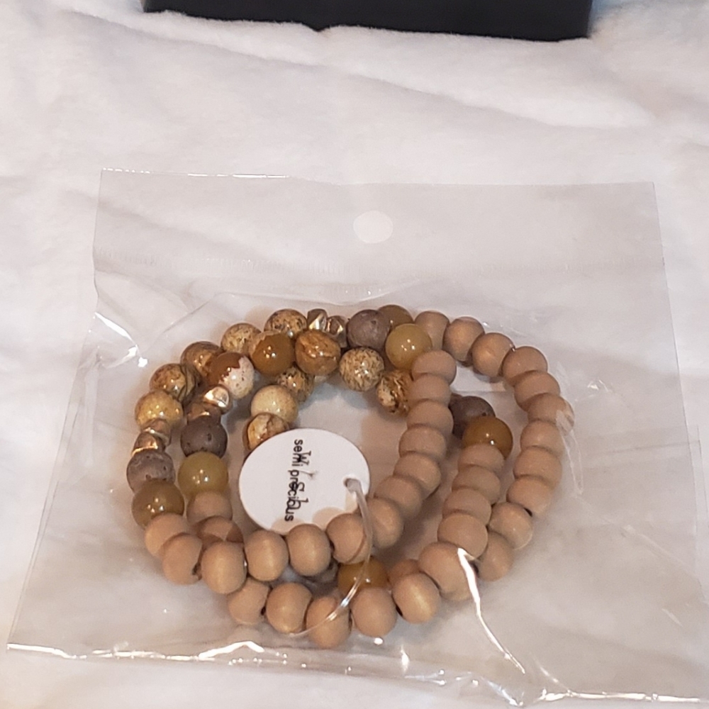 Ladies jewelry